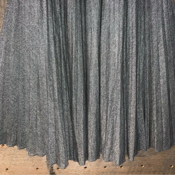 Women’s S BCBG PARIS Silver Sparkle & Shine Pleated Swing Mini Holiday Dress EXC - Picture 7 of 15